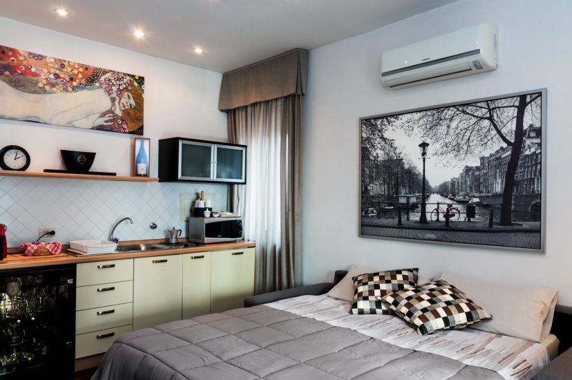 Vesuvius Naples Apartments — забронировать отель в Неаполе
