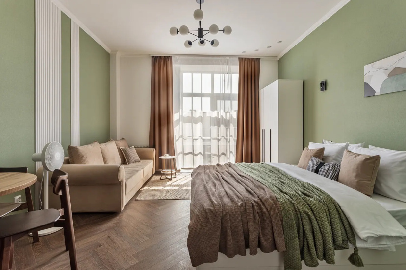 Kvartira JN Apartments Dizajnerskaa Vidovaa Studia s Balkonom — отель с удобствами в Выборге