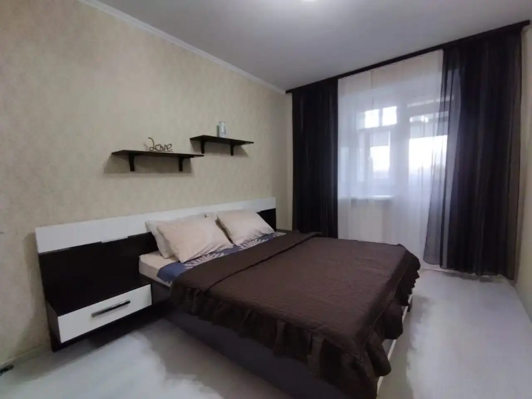 Apartamenty 2-h komnatnaa kvartira na Universitetskoj 29 — отель с удобным расположением в Сургуте