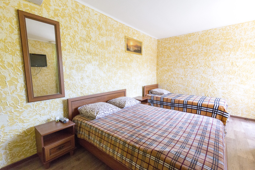 U Yudzhina Guest House — комфортный отель в Феодосия