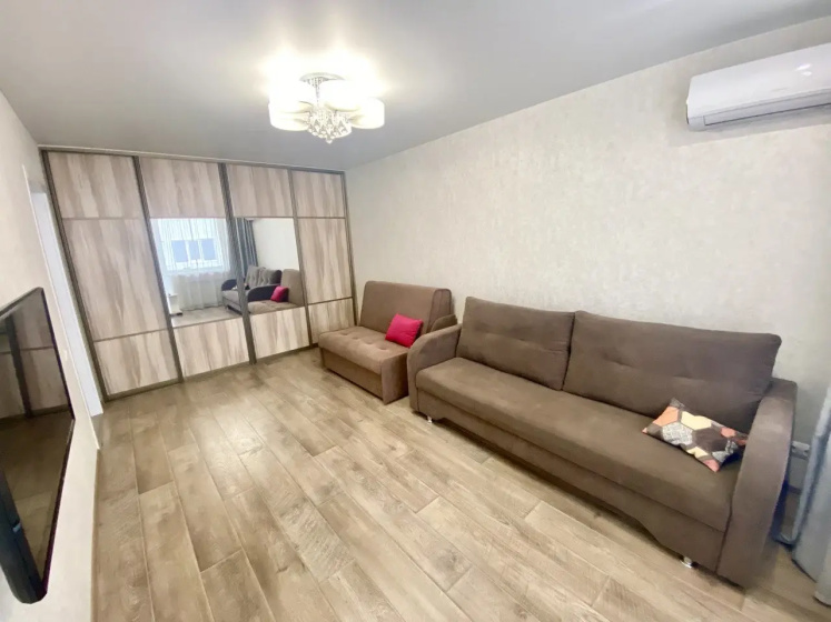 Apartamenty Elena na Nabereznoj — забронировать отель в Саратове