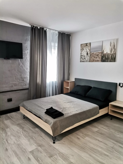 Цены на Apartamenty Severnoe Sianie Mel'nikajte 83 - 230 в Тюмени