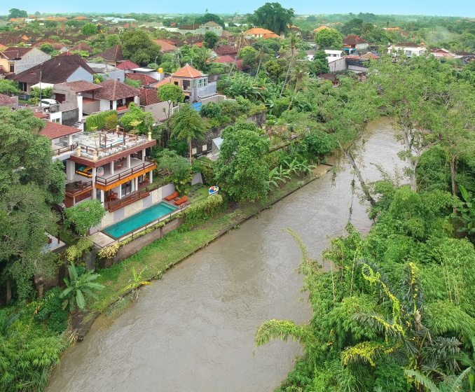 Вилла Little Ubud River View — отель с удобствами в Денпасар