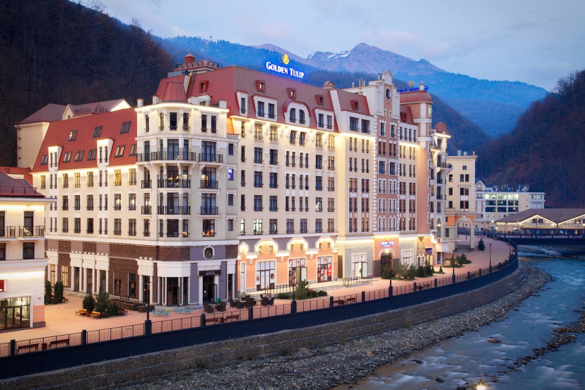 Отель Golden Tulip — забронировать отель в Эсто-Садок