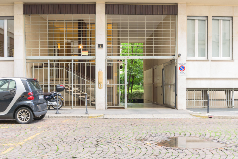 Hintown Apartments Montenapoleone — отель с удобным расположением в Милане