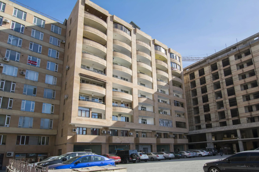FlatsInYerevan - Apartments by Republic Square — отель в Ереван, Армения