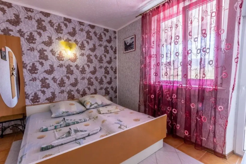 Breeze Meganom Guest House — забронировать отель в Судак