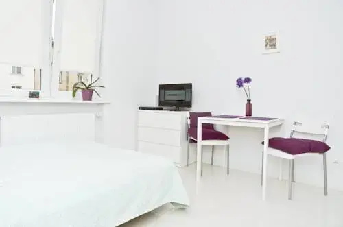Goodnight Warsaw Apartments Aleja Wyzwolenia 14A — отель в Варшаве, Польша