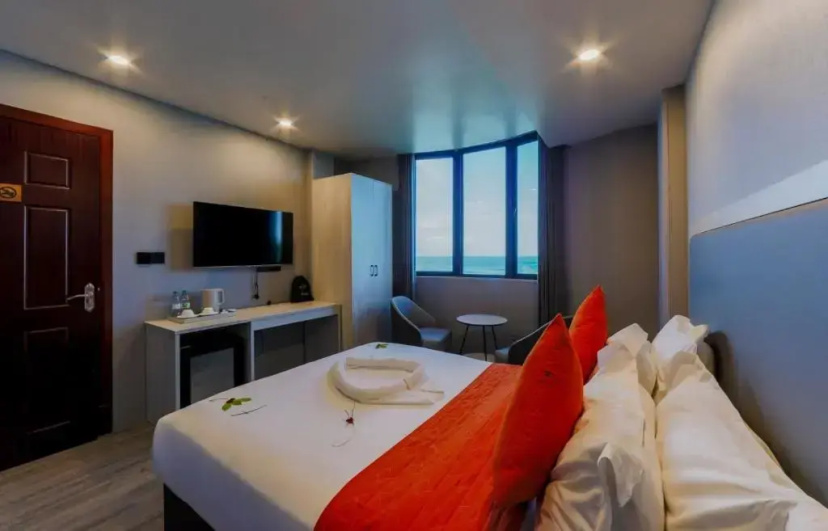 Сравните цены на Otel' Starry Beach Inn в Мале