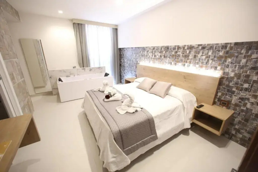 Otel' Relais Piazza del Plebiscito — забронировать отель в Неаполе