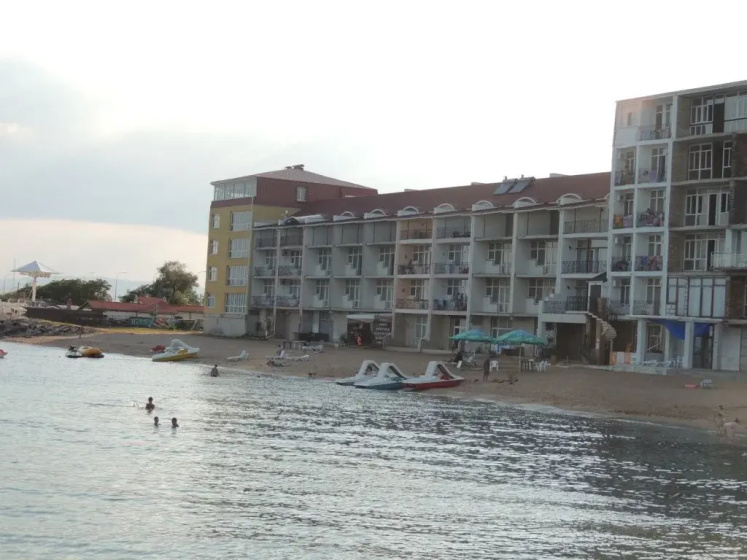 Guest House Astra — отель в Феодосия, Россия