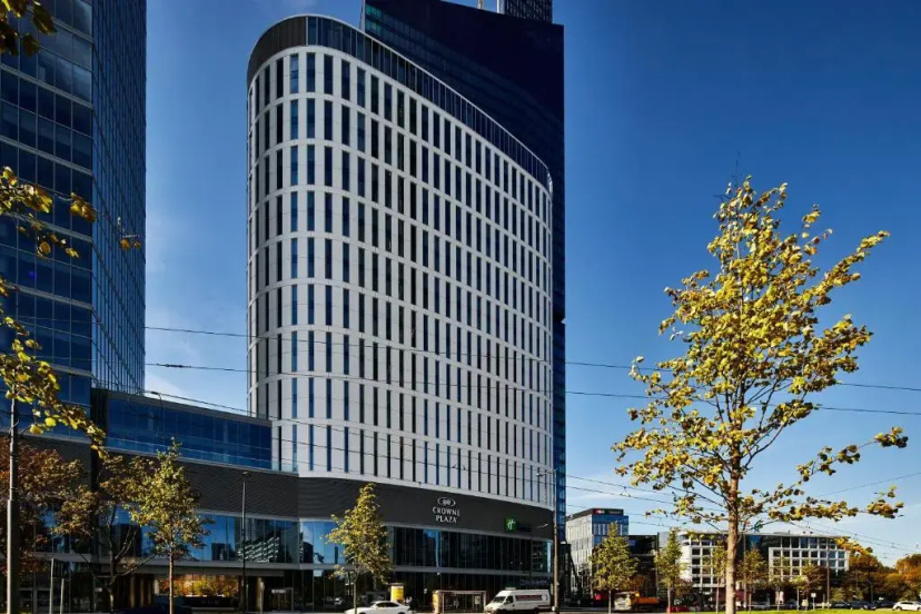 Otel' Holiday Inn Express Warsaw - The HUB by IHG — комфортный отель в Варшаве