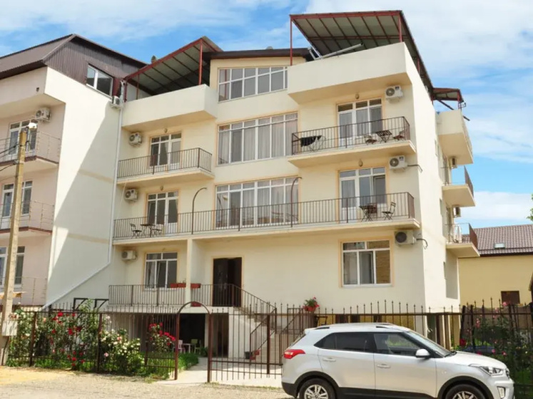Besedka U Morya Guest House — отель с удобным расположением в Витязево