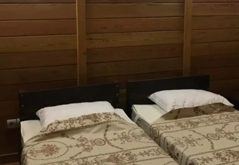 Uyut Guest House — забронировать отель в Гудаута