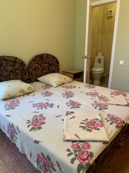 Nomera V Tsentre Guest House — забронировать отель в Геленджике