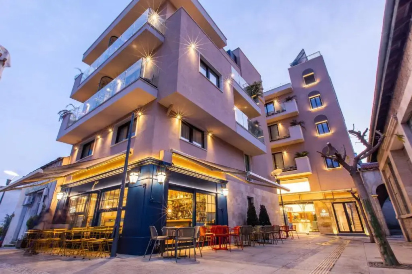 Old Port Hotel 3 — отель в Лимассол, Кипр