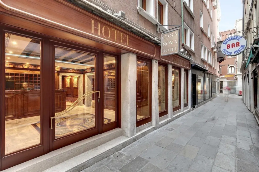 Сравните цены на Hotel Casanova Venezia в Венеции
