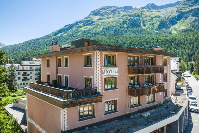 Hotel Corvatsch 3 — отель в Санкт-Морице, Швейцария