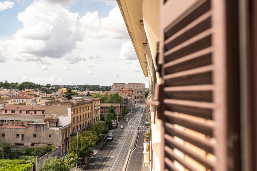 Top Floor Colosseo — отель с удобным расположением в Риме