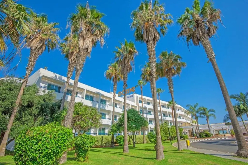 Dome Beach Marina Hotel & Resort — отель в удобной локации в Айя-Напа