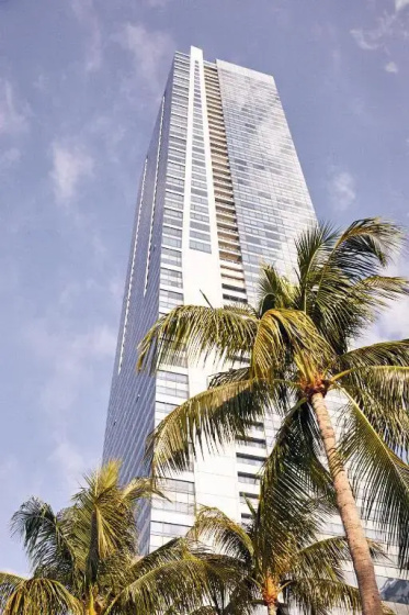Otel' Four Seasons Miami — отель с удобным расположением в Майами