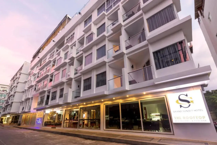 Grand Sunset Hotel Phuket — отель с удобным расположением в Пхукете