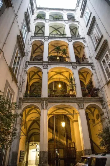 Santa Chiara Boutique Hotel — забронировать отель в Неаполе