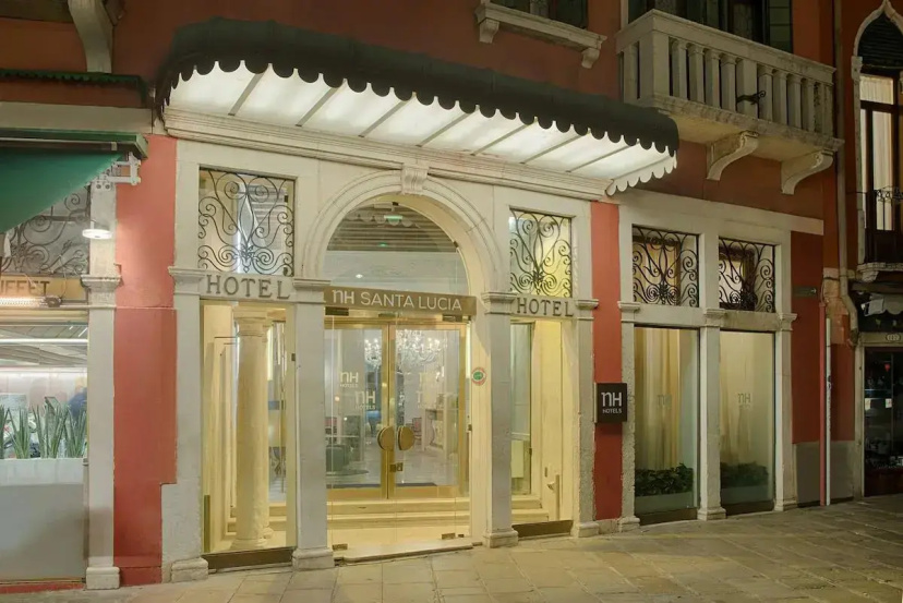 Otel' NH Venezia Santa Lucia — комфортный отель в Венеции