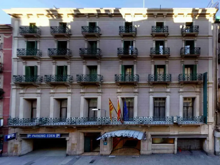 Hotel Gaudi — забронировать отель в Барселоне