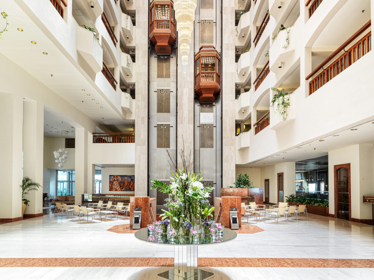 Сравните цены на St Raphael Resort & Marina в Лимассол