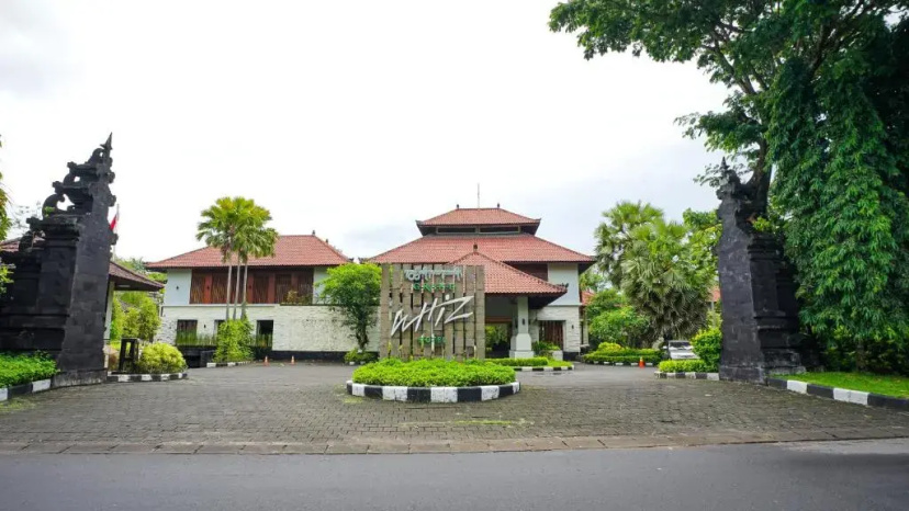 Otel' Grand Whiz Nusa Dua — отель с удобствами в Нуса
