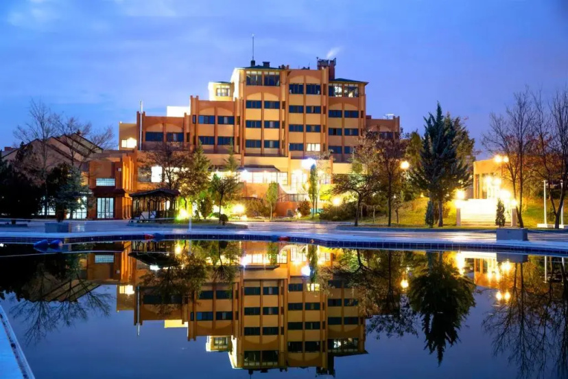 Patalya Lakeside Resort Hotel Ankara — отель с удобствами в Анкаре