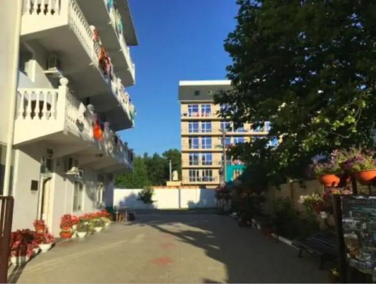 Flamingo Guest House — забронировать отель в Лермонтово