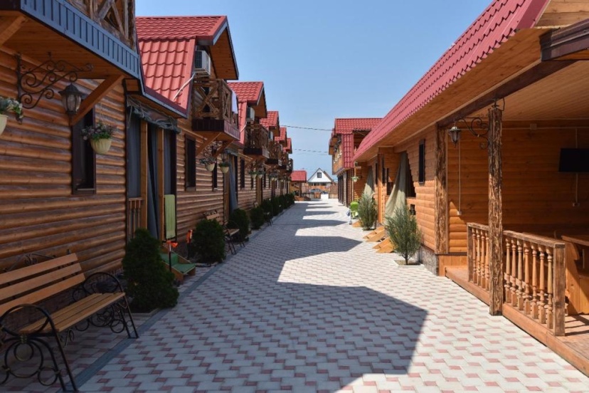 Guest complex ArNa — забронировать отель в Голубицкая