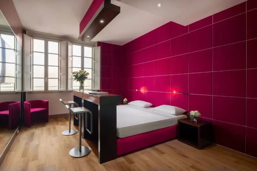 Otel' Unahotels Vittoria Firenze — отель с удобствами в Флоренции