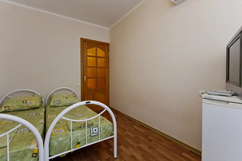 Цены на U Tamary Guest House в Витязево