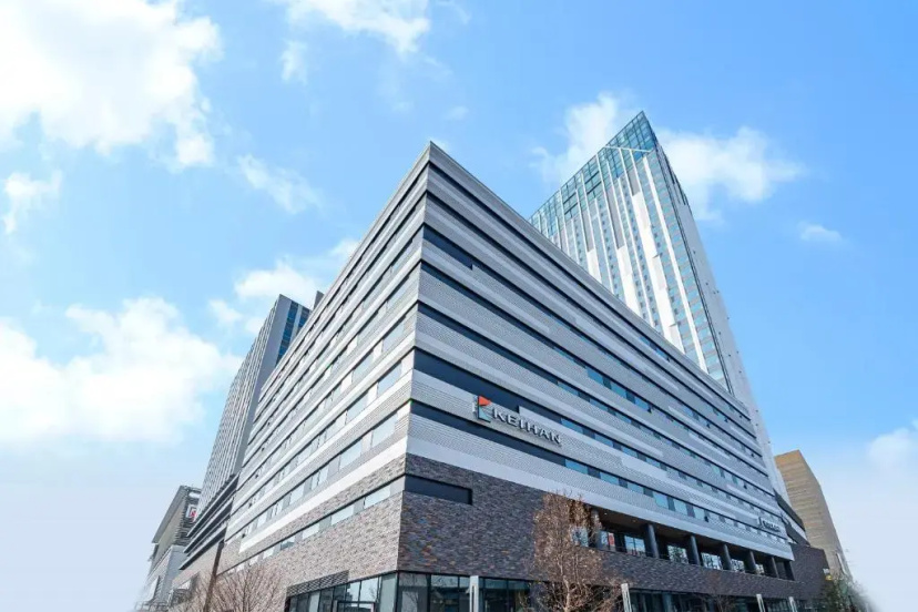Hotel Keihan Namba Grande — отель с удобствами в Осаке