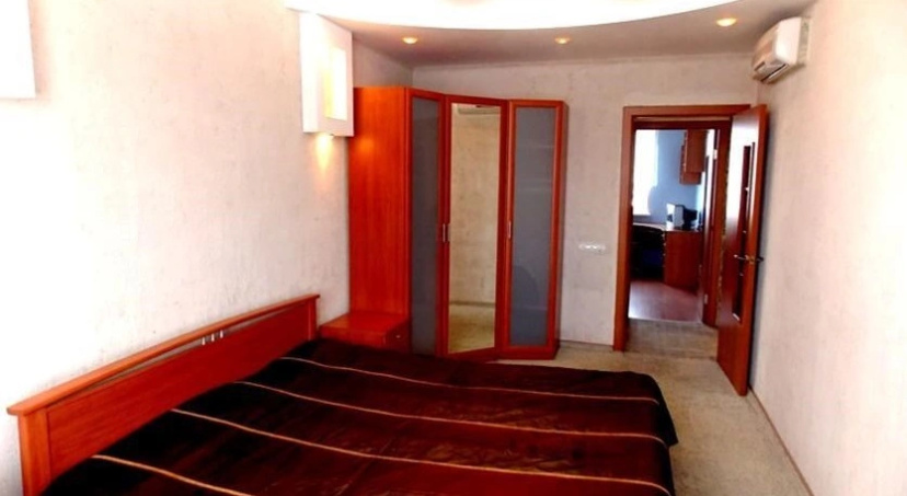 Apartamenty Uyutniy Dom Komsomolskiy — отель с удобным расположением в Красноярске