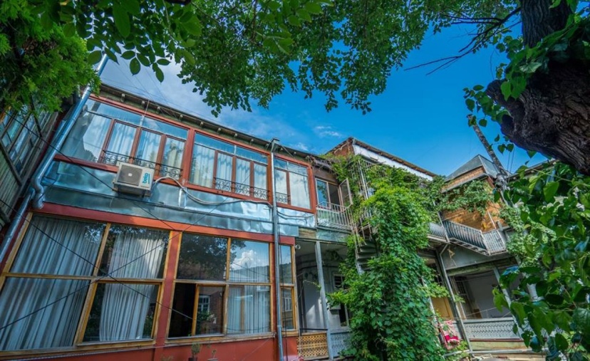 Amo Ra Guest House — отель с удобным расположением в Тбилиси