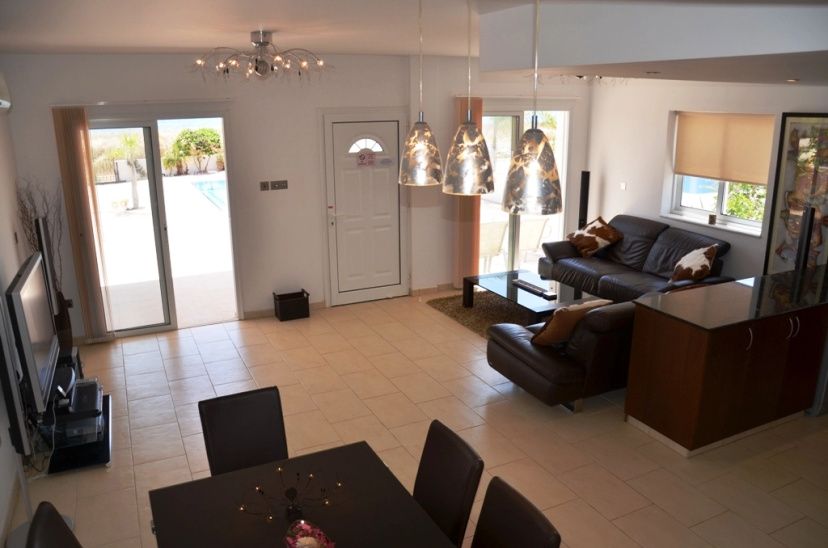 3 Br Villa Sunrise - Chg 8899 — отель с удобным расположением в Айя-Напа
