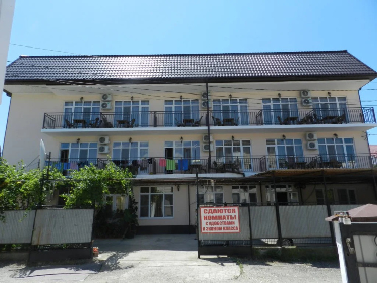 Guest House Larisa — отель с удобным расположением в Лермонтово