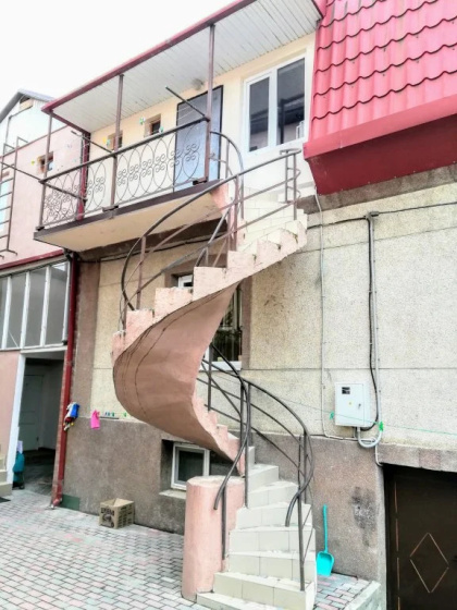 Guest House Na Ulyanovskoy — забронировать отель в Геленджике