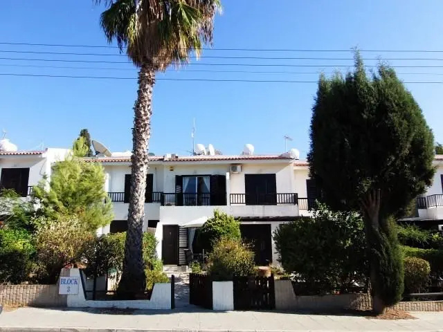 Kato Paphos Town House 1 — отель с удобным расположением в Пафос