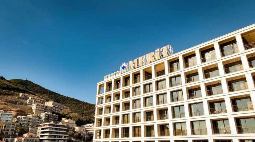 Merit Starlit Hotel & Residence — отель с удобствами в Будва