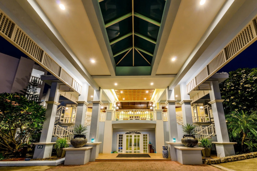 Цены на Andaman Seaview Hotel в Пхукете