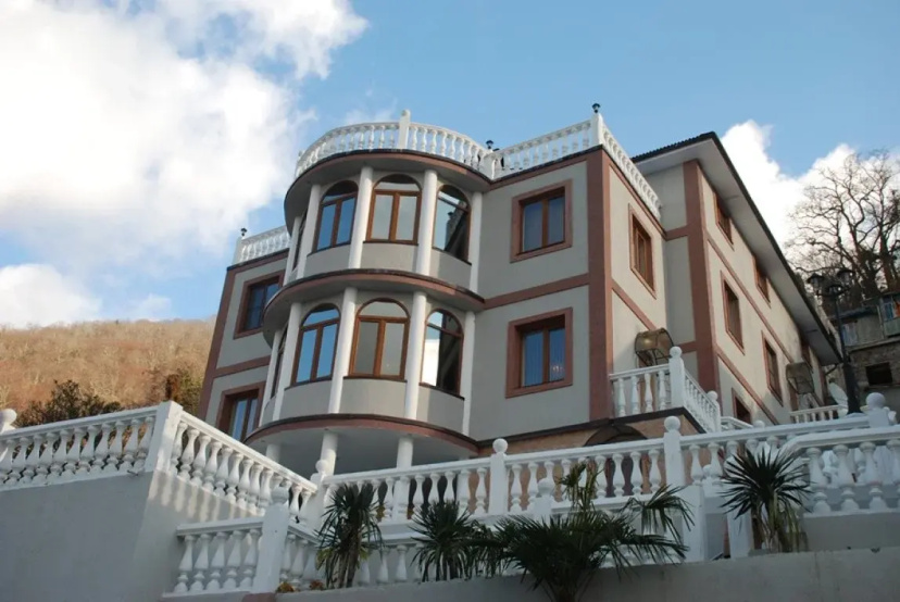 Mamzyshkha Guest House — забронировать отель в Гагра