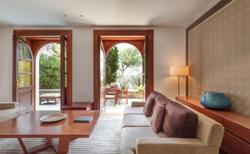 Villa Milocer — забронировать отель в Будва
