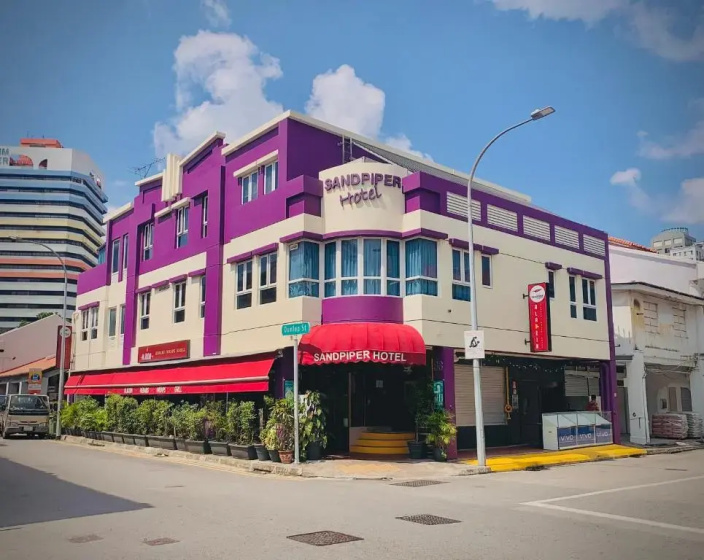 Sandpiper Hotel — отель с удобствами в Сингапур