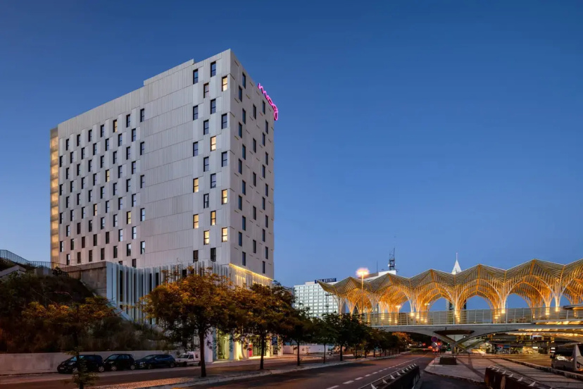 Moxy Lisboa Oriente — отель с удобствами в Лиссабоне