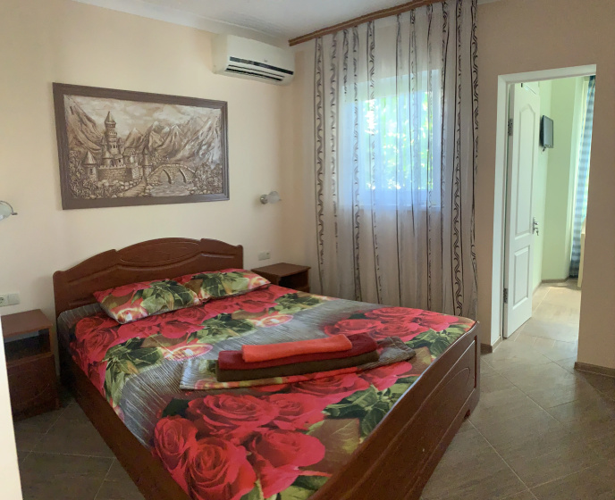 Guesthouse Irina — отель в Евпатория, Россия